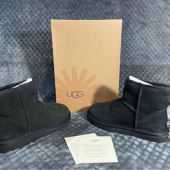 NIB UGG CLASSIC MINI BOOT in Black SIZE 10 WOMENS #5854 - Picture 7 of 12
